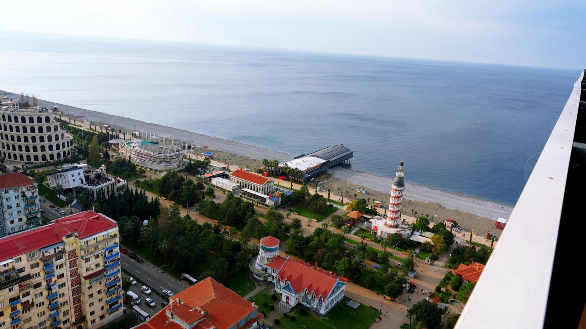 Lux Apart Hotel 555 Batumi Exterior photo